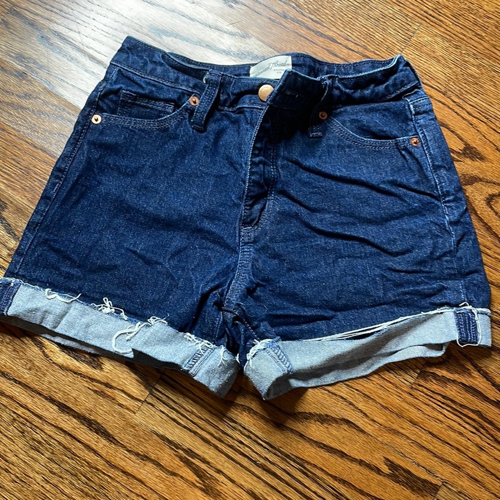 Dark blue vintage style universal threads shorts!